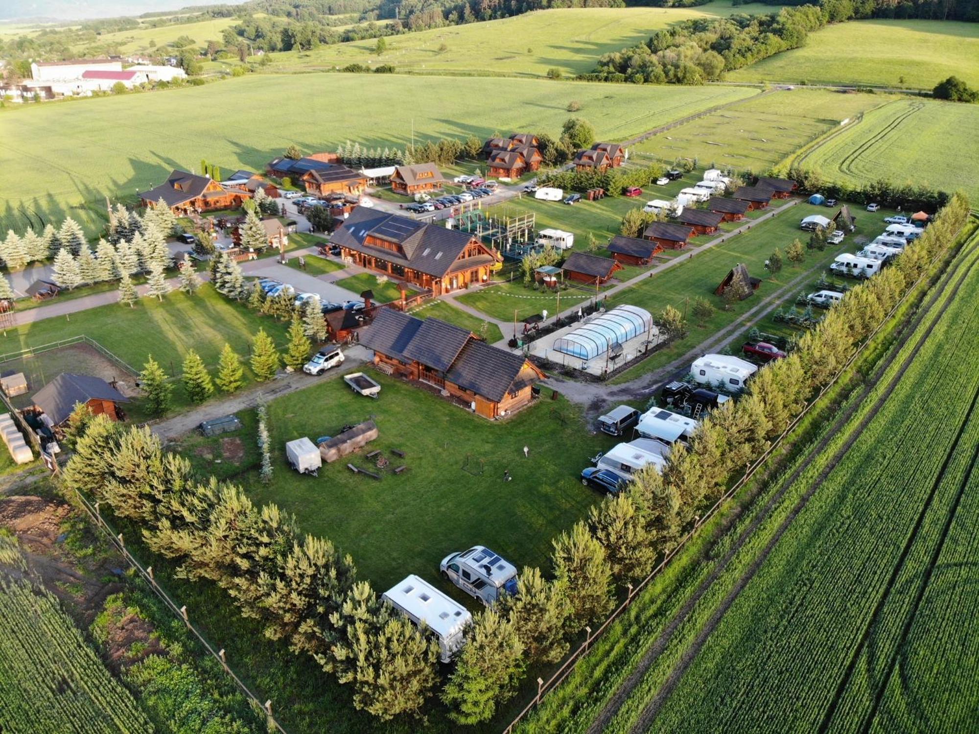 Hotel Camp Pacho Prievidza Zewnętrze zdjęcie
