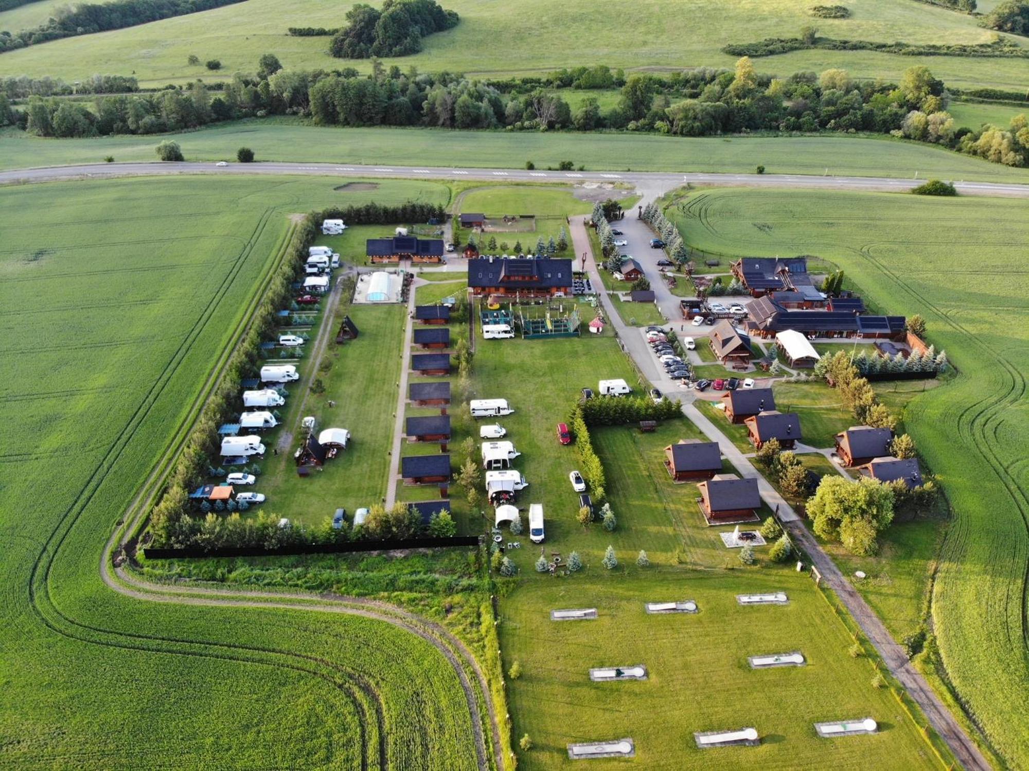 Hotel Camp Pacho Prievidza Zewnętrze zdjęcie